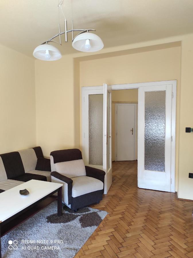 Anna Apartmanok Pécs Exterior foto
