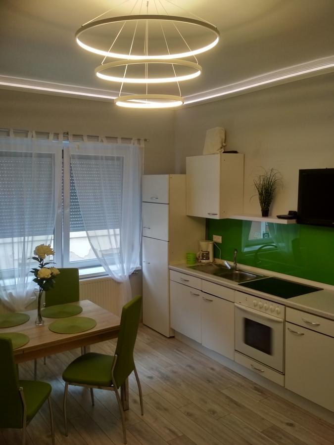 Anna Apartmanok Pécs Exterior foto
